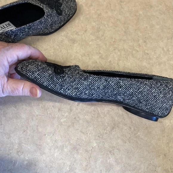 Pancaldi Gray Tweed Made in Italy Appliquéd Flats - Picture 9 of 11